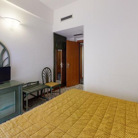 Hotel Zunino Spotorno Buitenkant foto